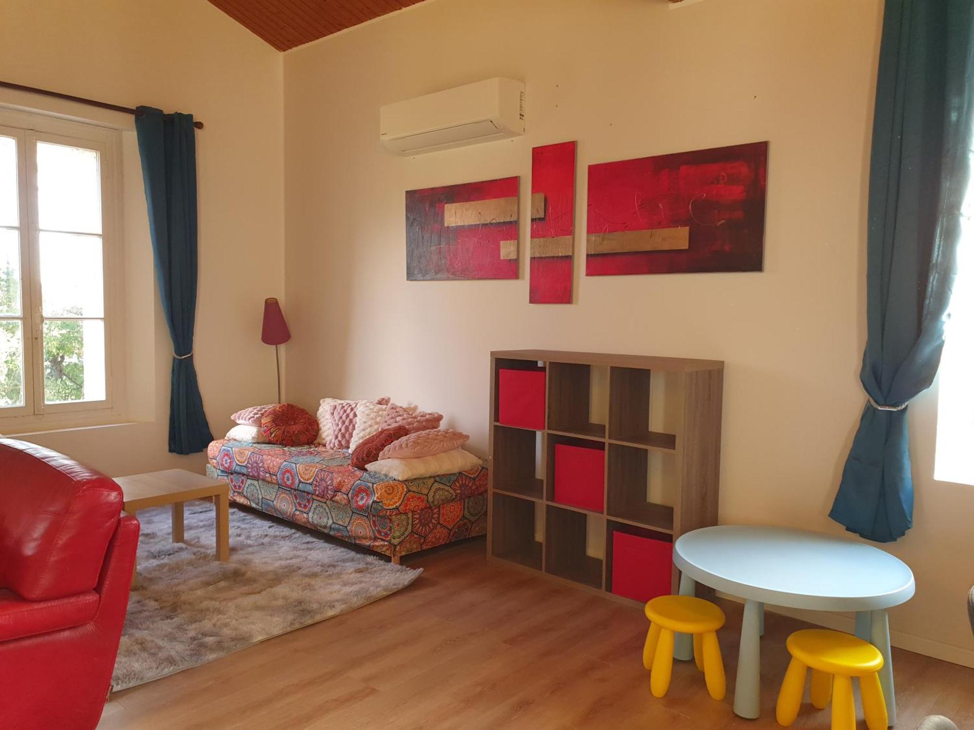 Maison Avec Piscine Location De Vacances Ferme Pedagogique Du Dolmen Le Pouget Kültér fotó