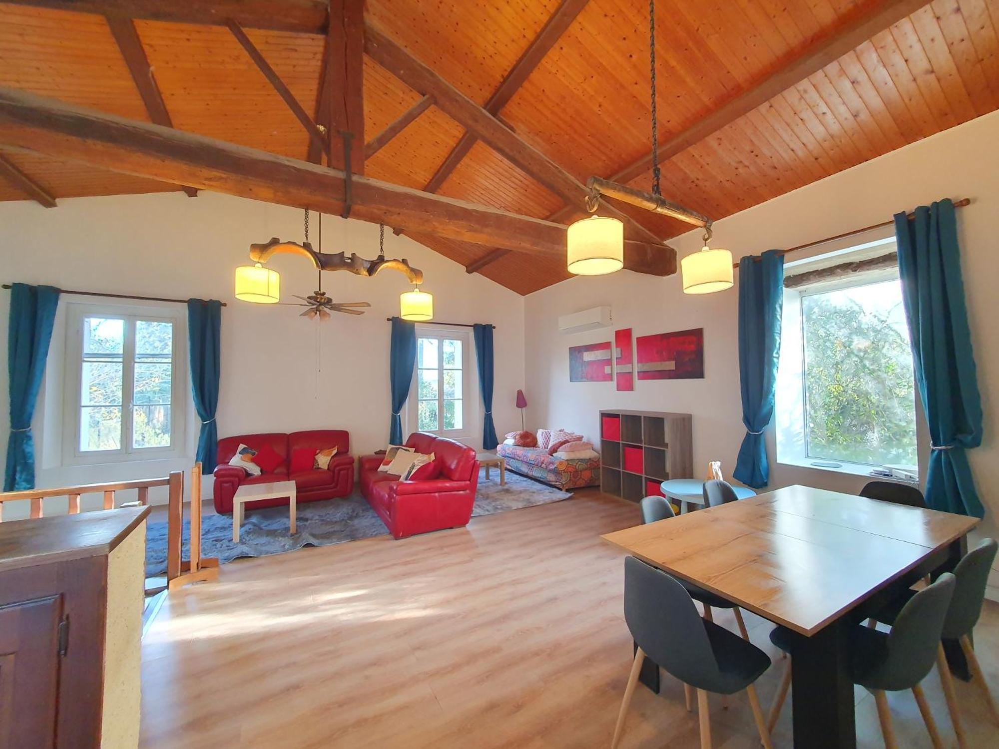 Maison Avec Piscine Location De Vacances Ferme Pedagogique Du Dolmen Le Pouget Kültér fotó