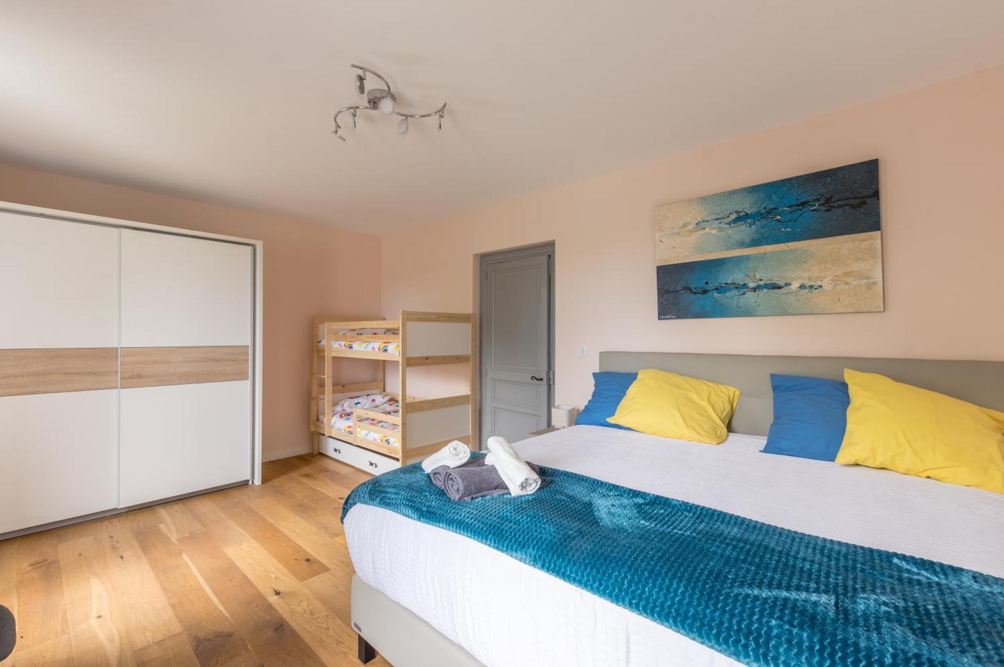 Maison Avec Piscine Location De Vacances Ferme Pedagogique Du Dolmen Le Pouget Kültér fotó
